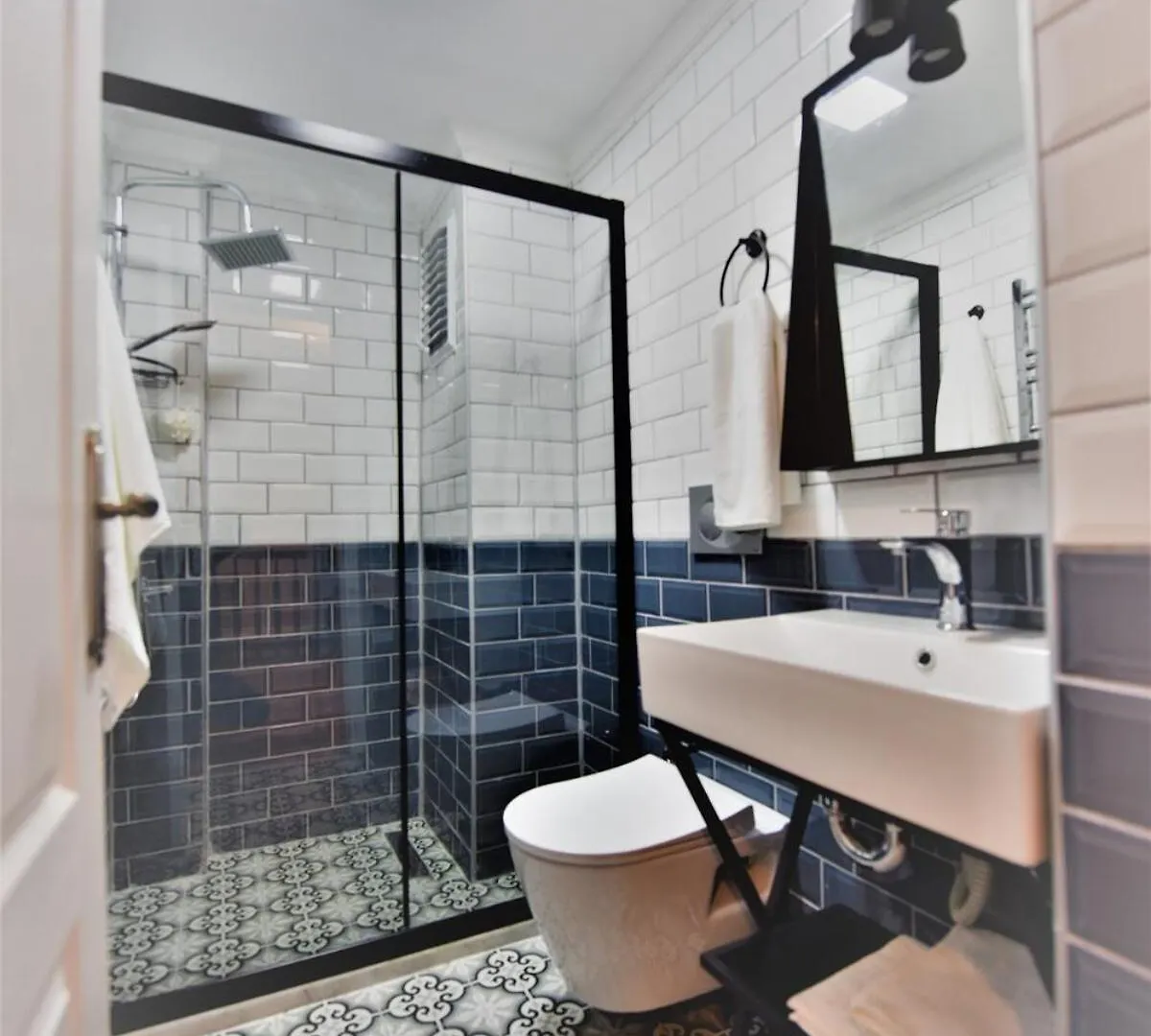דירה איסטמבול A Spacious 3 Rooms Duplex Close To Istiklal Boulevard טורקיה